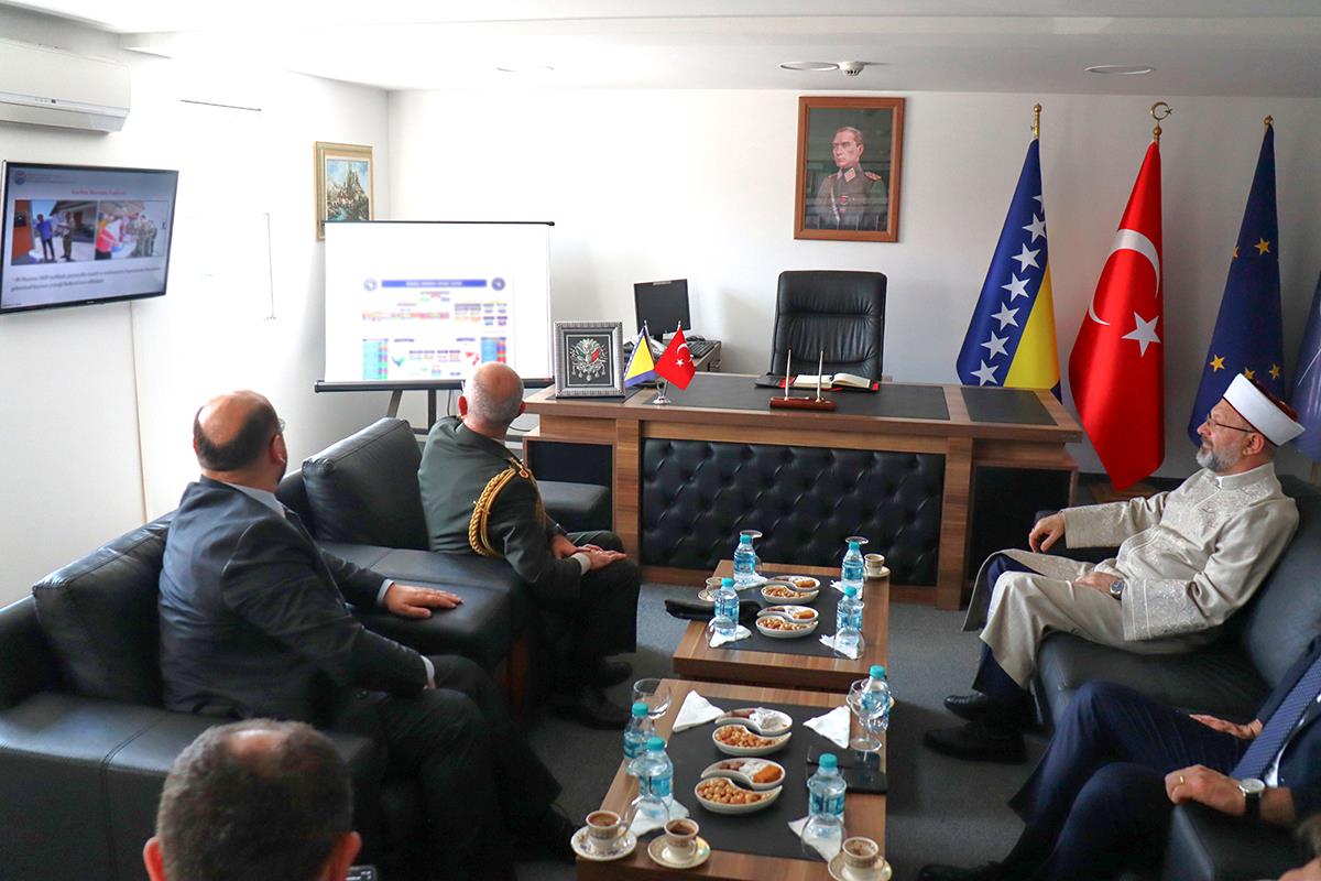 Başkan Erbaş, Bosna Hersek'te Eufor Türk Temsil Heyeti Başkanlığını Ziyaret Etti (6)