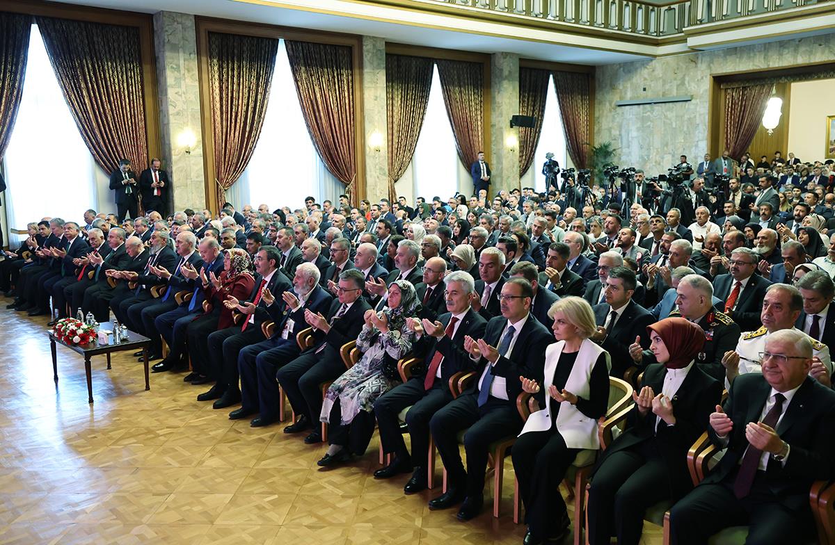 Başkan Erbaş, Gazi Meclis'te Dua Etti (14)
