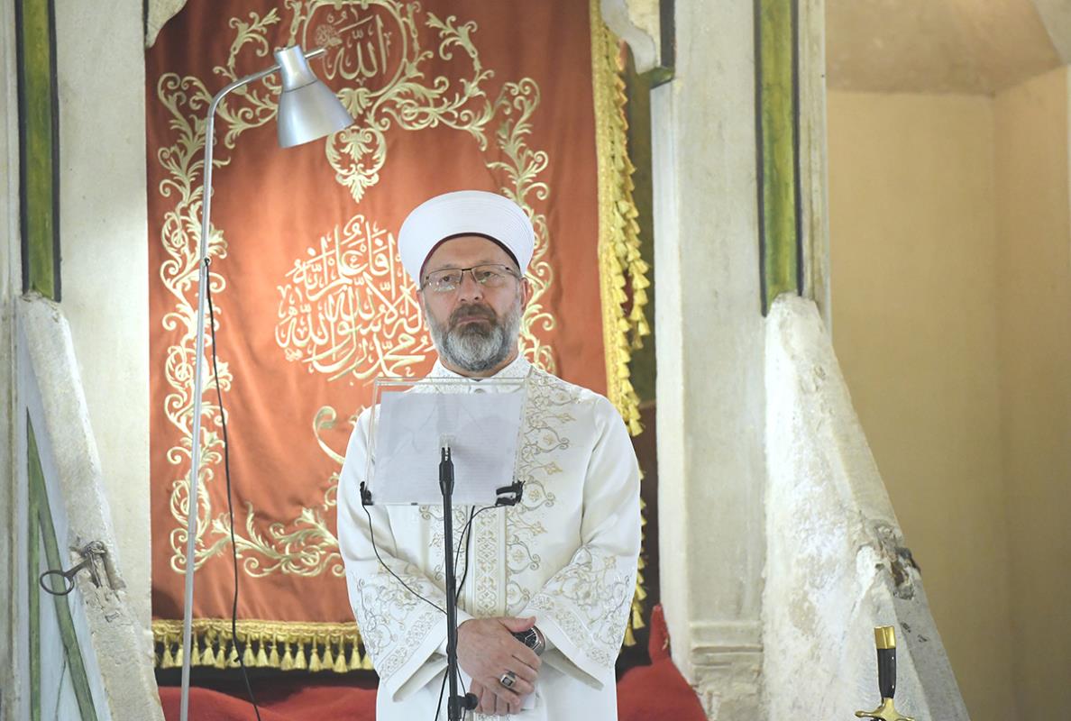 Başkan Erbaş Kutsallarımıza Saldıran Şer Odaklarına Karşı Uyanık Olalım (1)