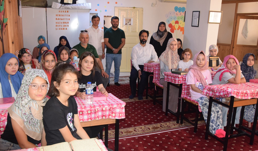 Espiye’de Öğrencilere Kur'an Hediyeleri Ulaştırıldı 4