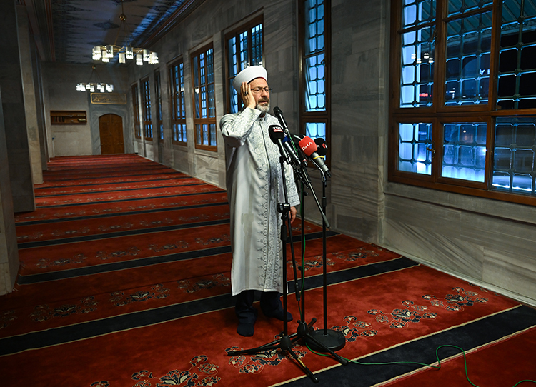 Türkiye Semalarında 00.13’Te Salalar Yeniden Yankılandı (1)