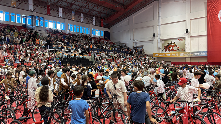 2025.08.21 Samsun'da Haydi Güle Oynaya Camiye Gel Projesi Kapsamında 4 Bin Çocuğa Hediye Verildi (7)