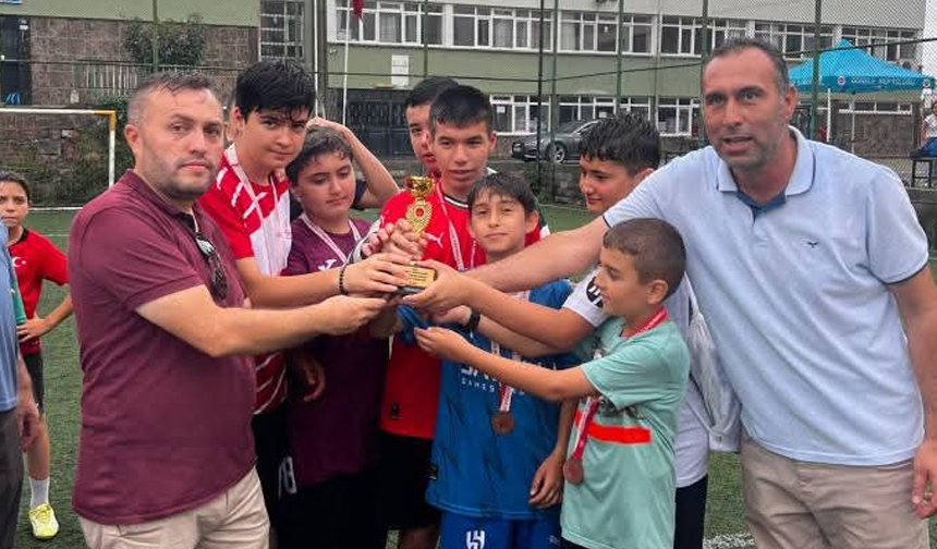 Görele’de Yaz Kur’an Kursu Öğrencileri Şenlikte Buluştu 6