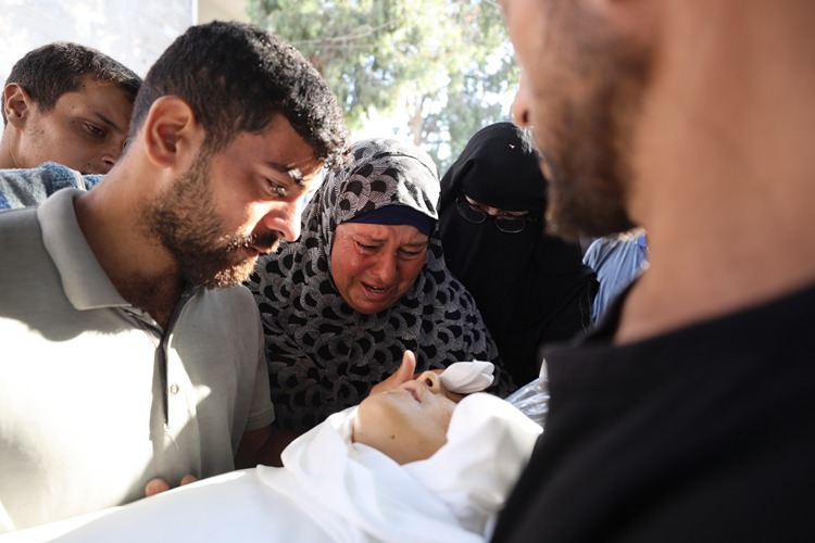 İsrail'in Gazze Şeridi'ne Yönelik Saldırılarında 10 Sivil Hayatını Kaybetti 2