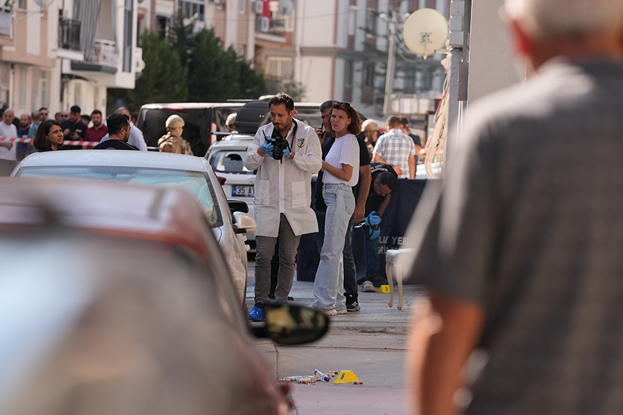 2025.09.08 İzmir'de Polis Merkezine Silahlı Saldırıda 2 Polis Şehit Oldu, 1 Polis Yaralandı (6)