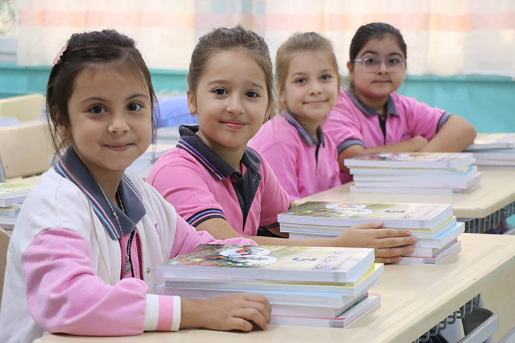 Türkiye Genelindeki Yaklaşık 18 Milyon Öğrenci Dersbaşı Yaptı (1)