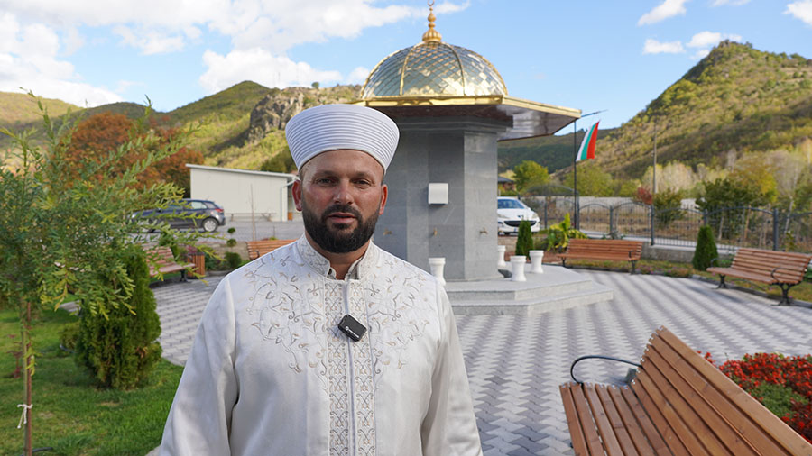 Bulgaristan’da ‘Rodop Dağları’nın İncisi’ Altın Camii, imece usulüyle inşa edildi