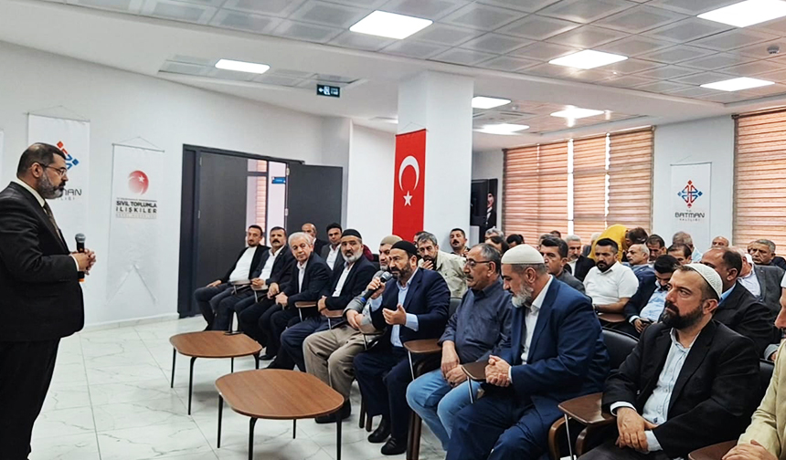 Müftülük muhtarları ağırladı