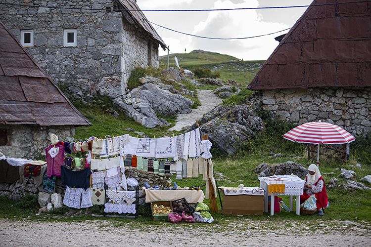 Bosna Hersek'te Teknolojiden Uzak, Doğasıyla Öne Çıkan Dağ Köyü Lukomir (2)