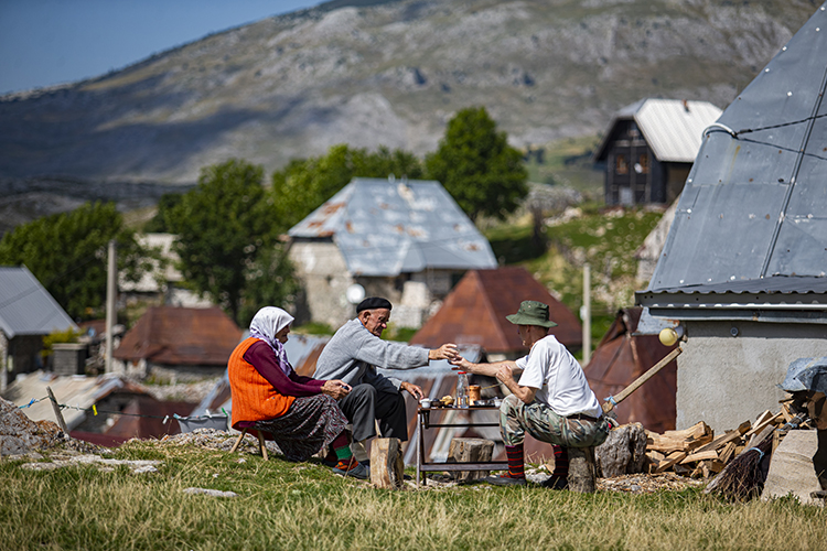 Bosna Hersek'te Teknolojiden Uzak, Doğasıyla Öne Çıkan Dağ Köyü Lukomir (5)