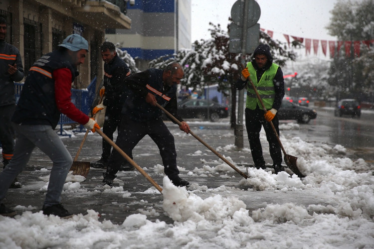 Erzurum Şehir Merkezi Ekim Ortasında Karla Kaplandı (2)