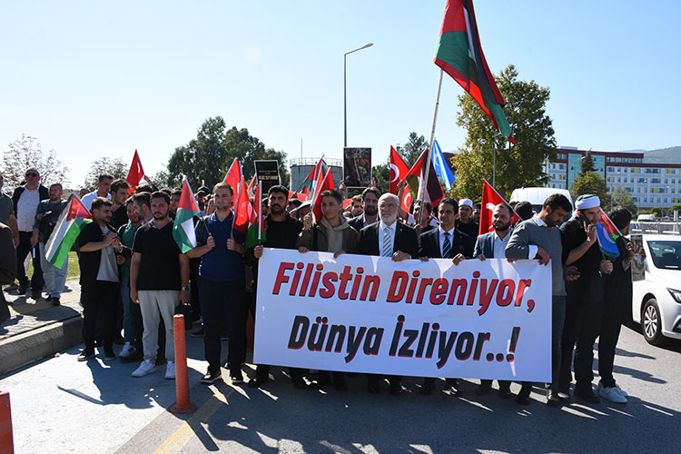 İşgalcilerin Küresel Sumud Filosu'na Saldırısına Türkiye'de Protestolar Sürüyor (2)