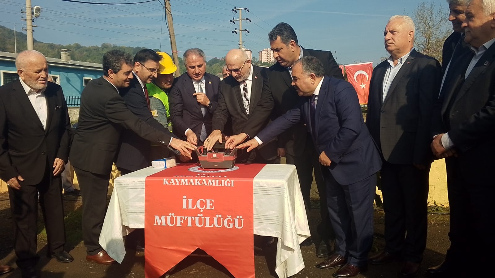 Şahin: Kalbine Allah, Peygamber, Kur’an, bayrak sevgisi aşılanan yavrularımızdan endişe etmeyelim