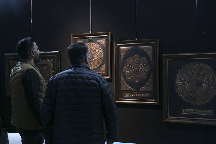 Başkentte “Bakır Rölyef ve Hat Sanatı” sergisi açıldı
