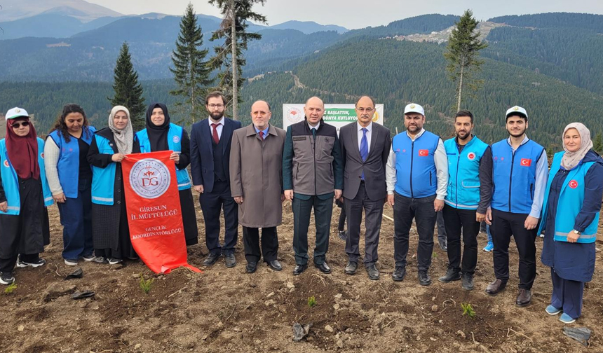 Bolat Toprak Fidanla, Dünya Merhametle Yeşerir 4