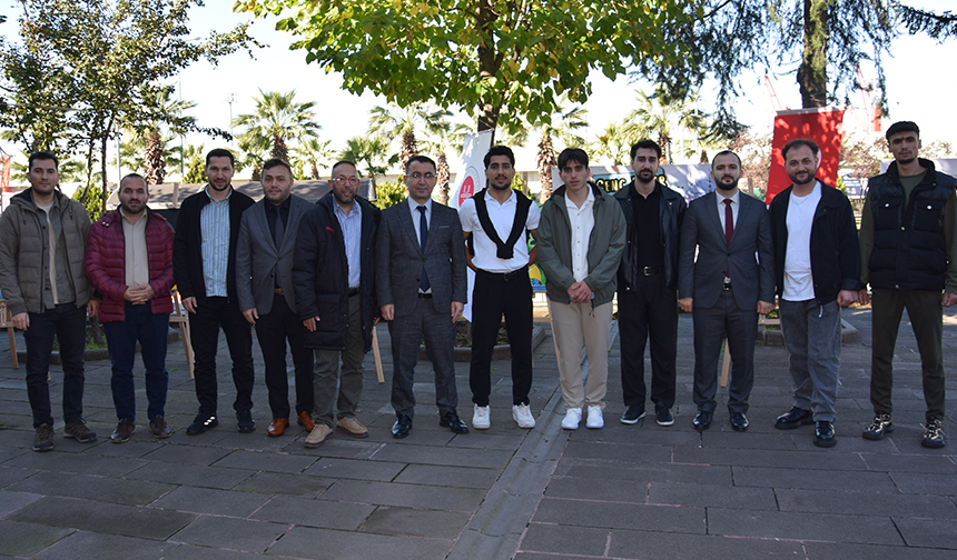 Cami Cemaatını Sanatla Buluşturan Proje 12