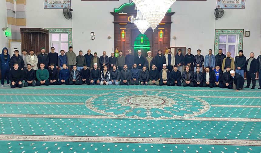 Serpile Hatun Camii’nde %22Sabah Namazı Gençlik Buluşması%22 1