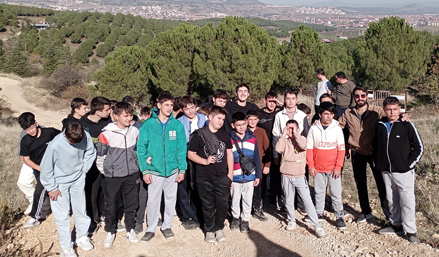 Depremzede gençlere moral ve destek kampı