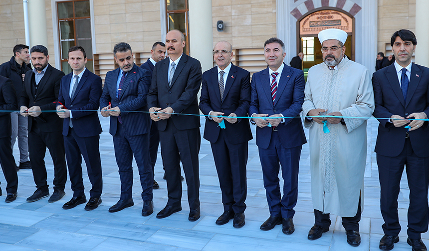Batman Üniversitesi Camii dualarla açıldı