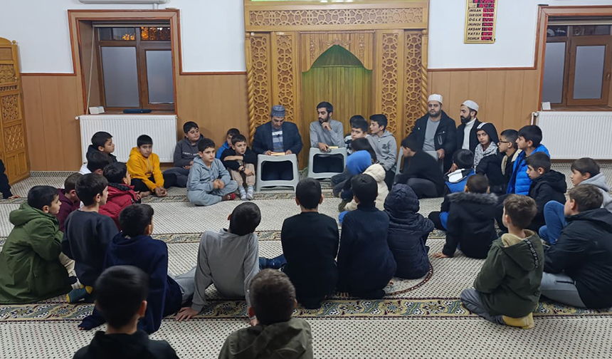Bingöl’de çocuklar camide buluştu