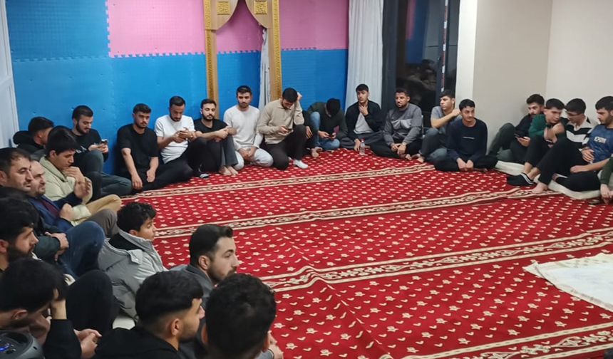 Müftü Okuş, “Faslı Muhabbet”te öğrencilerle buluştu