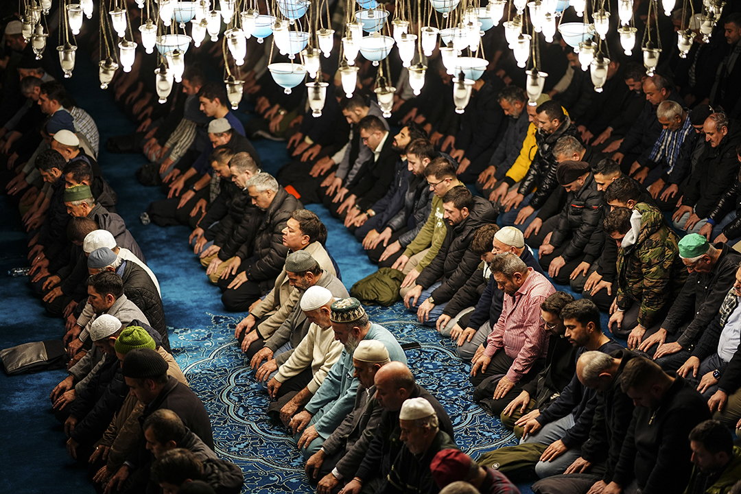 Regaib Gecesi dualarla idrak edildi