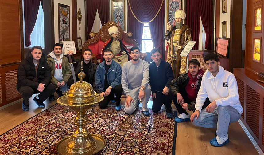 Müftülükten Üniversite Öğrencilerine Kültür Gezisi 3