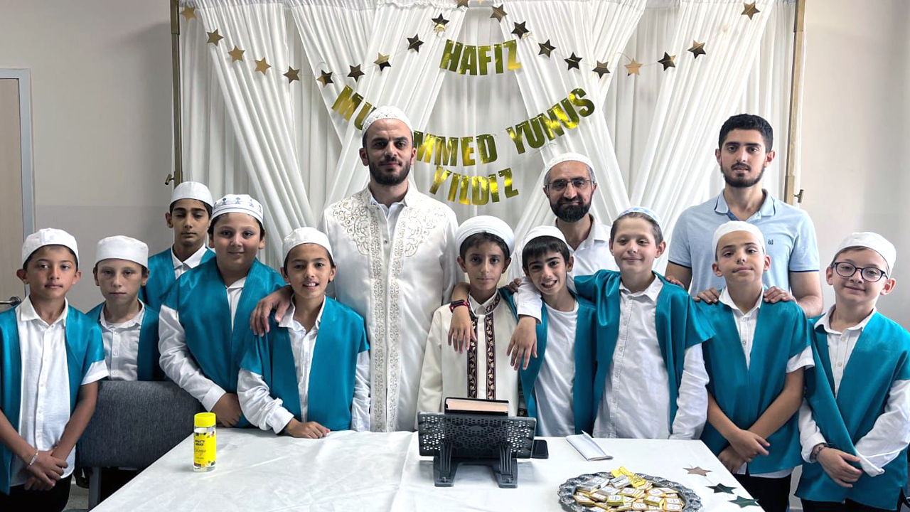 Yıldız, 7 Ayda Hafız Oldu02