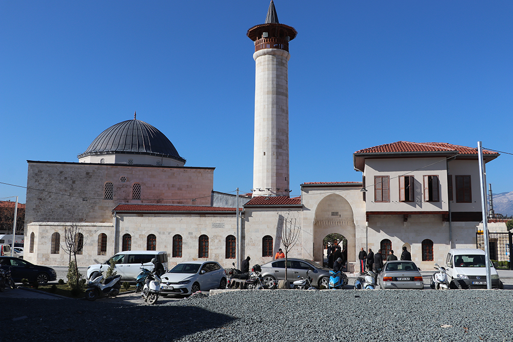 Habib-i Neccar Camii’nde 3 yıl aradan sonra ilk cuma namazı kılındı