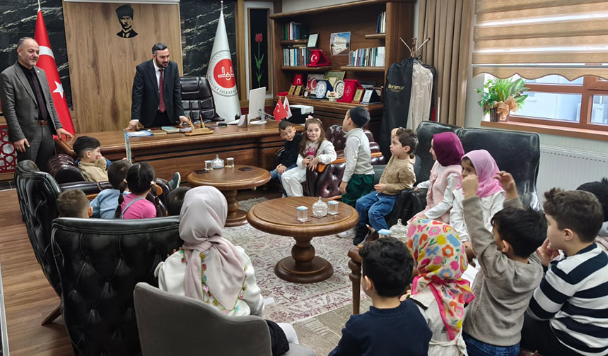 Bozüyük’te minikler Filistinli kardeşlerini unutmadı