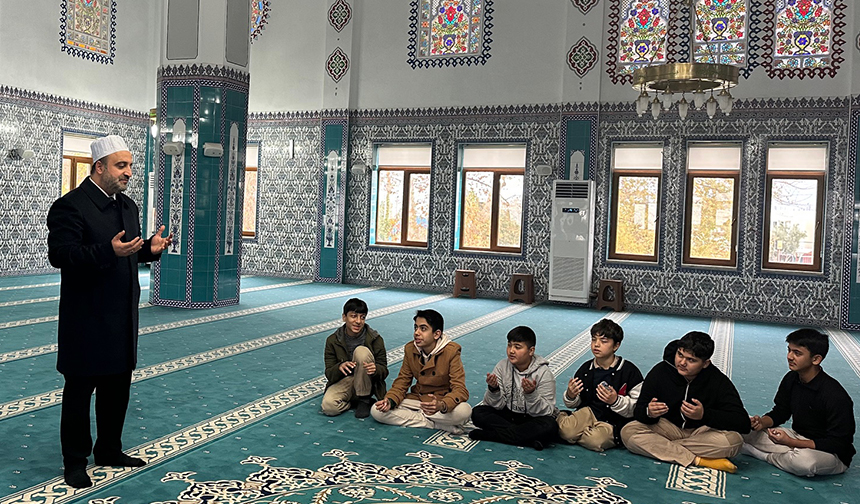 Bozyazı’da ÇEDES projesiyle gençler camide buluştu