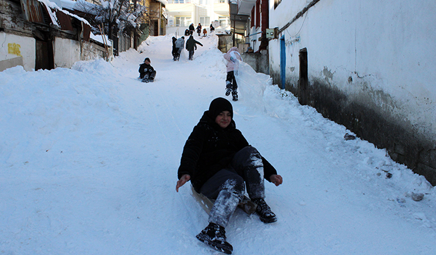 Çocuklar kar sevinci yaşadı