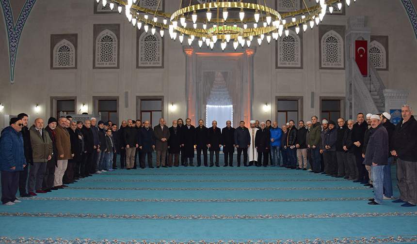 Dekan Akoğlu Müminin Kemalatı Namazla Tamamlanır 7