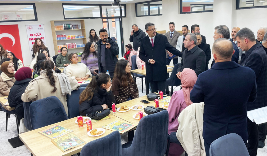 Hakkari’de Diyanet Gençlik Etüt Merkezi hizmete açıldı