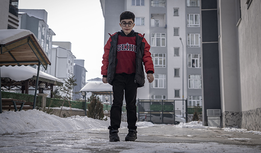 DMD hastası Ahmet’in tek hayali koşmak ve çocukluğunu yaşamak