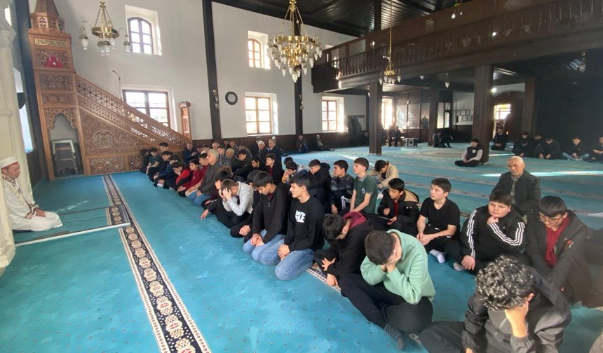 Espiye’de Öğrenciler %22Vakti Kuşanmak%22 Için Buluştu 4