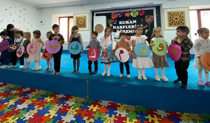 Espiyeli minikler “Elif – Ba” öğrenmenin sevincini yaşadı