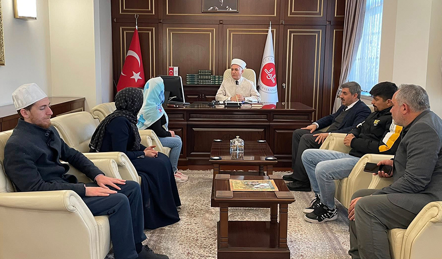 Kur’an’dan etkilenen Macar kadın Müslüman oldu