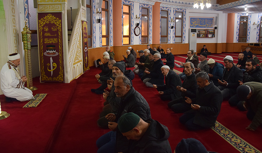 Giresunlu Umreciler Dualarla Uğurlandı 8