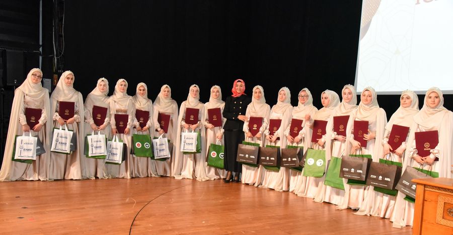 Sultanbeyli’de 30 hafız icazet aldı