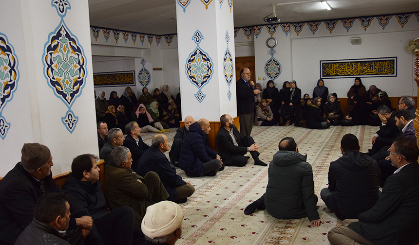 Umre Yolcularına Hazırlık Semineri Düzenlendi 3