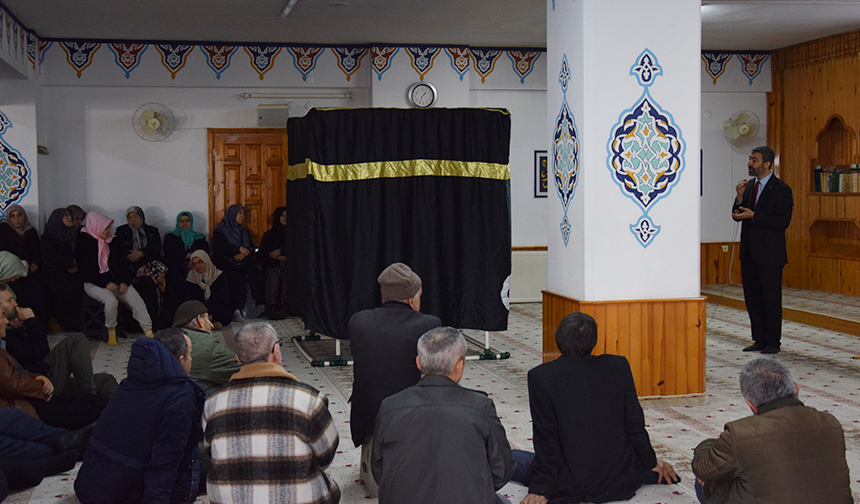 Umre Yolcularına Hazırlık Semineri Düzenlendi 5