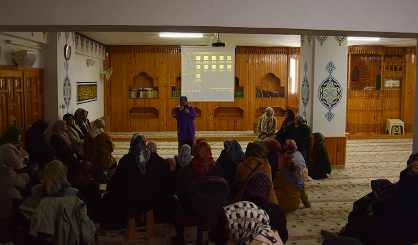Umre Yolcularına Hazırlık Semineri Düzenlendi 7