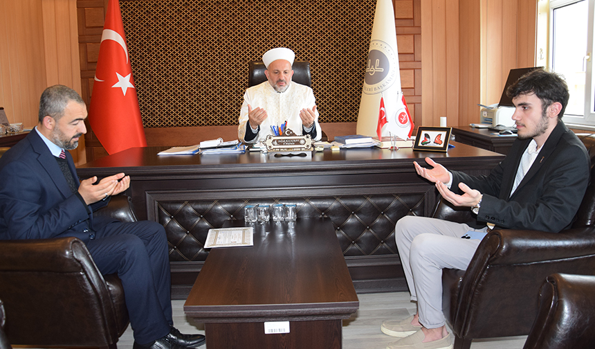 21 Yaşındaki Moldovalı Genç İslam’ı Seçti 6