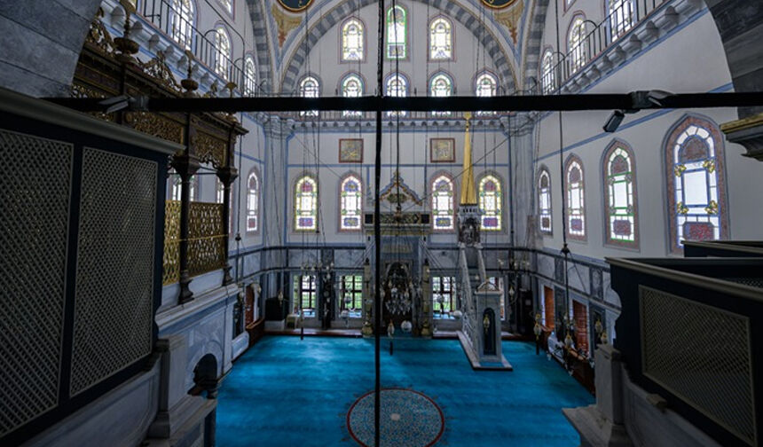 A Y A Z M A C A M İ M İ H R A B 22