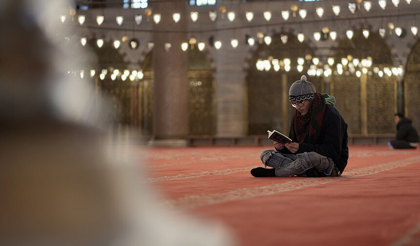 F İ L İ S T İ N D İ R E N İ Ş İ N D E N E T K İ L E N D İ M Ü S L Ü M A N O L D U 11