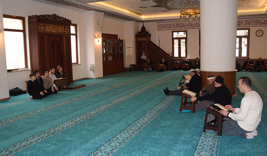 Hafız Öğrenciler Mukabele Geleneğini Yaşattı 5