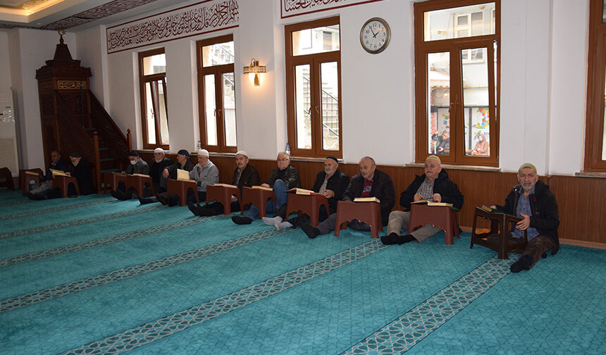 Hafız Öğrenciler Mukabele Geleneğini Yaşattı 6