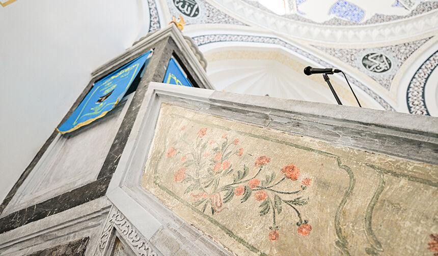 Hürrem Sultan Cami Minber 44
