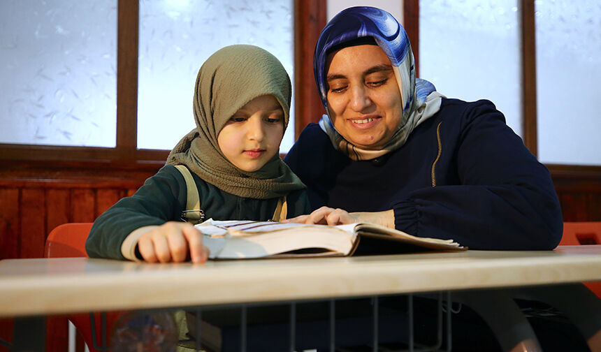 Kur'an Öğreticisi Özgül Kesenli 22